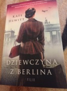 DZIEWCZYNA Z BERLINA-KATE HEWITT.Każdy powinien ją przeczytać.