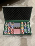 Zestaw do pokera w aluminiowej walizce
