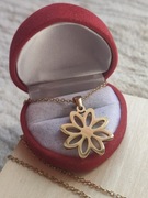 Piękny naszyjnik stal nierdzewna łańcuszek zawieszka kwiat kwiatuszek