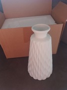 Wazon ceramiczny na kwiaty biały 
