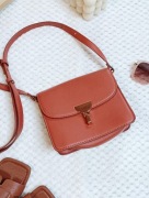 Elegancka torebka z paskiem na ramię listonoszka lato wiosnę wesele Mango