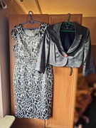 Sukienka z bolerkiem w panterkę rozmiar L kolor biało-szary w panterkę