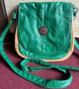 Zielona torebka z ekoskóry 