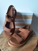 Carinii brązowe sandały na grubej podeszwie 38