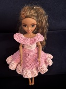 Ręcznie robiona sukienka na szydełku dla lalki Barbie Dream Besties