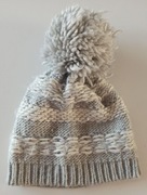 zimowa ciepła czapka z pomponem F&F popielato-biała 7-15 lat spo