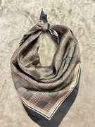 Apaszka chustka w modnym stylu