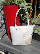 KLASYCZNA TOREBKA NA RAMIĘ W ODCIENIACH SZAROŚCI 