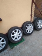 Felgi aluminiowe z oponami letnimi 