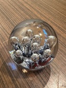 Śliczna szklana kula ozdoba przycisk do papieru 