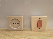 Włącznik łącznik natynkowy plus gniazdo z PRL produkcji Zsrr , Cccp