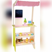 Sklep - stragan z wyposażeniem