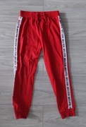 Spodnie dresowe czerwone 128