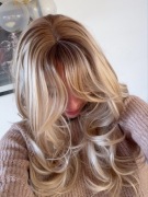 Peruka nowa jak naturalne cieniowane długie blond gęste grzywka dla kobiet