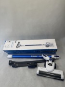 Odkurzacz pionowy Candy CVIVA15 011 biały akcesoria