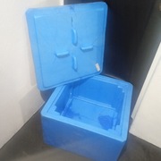 Duży solidny termobox lodówka turystyczna ogrodowa 66x66x43 ścianka 6