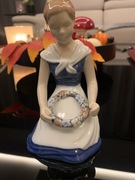 Figurka B&G 2345 „Dziewczynka z wieńcem”