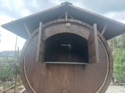 Kiosk - beczka debowa, punkt handlowy lub gastronomiczny