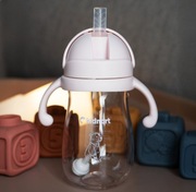 Bidon niekapek 300ml Bringebaer różowy, słomka grawitacyjna, 6m+ BPA FREE