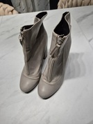 Szare botki Top Secret