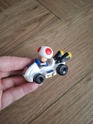 Figurka w pojeździe