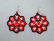 Kolczyki z koralików serce czerwone Huichol rękodzieło handmade na prezent
