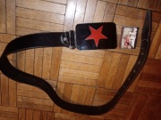 Klamra,sprzączka czerwona gwiazda, czarne tło do paska spodni