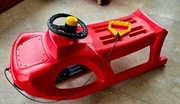SANKI PLASTIKOWE DLA DZIECI DO ZABAWY ŚLIZG KIEROWNICA METALOWA PŁOZA 91CM