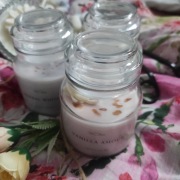 Świeca sojowa "Vanilla Amour", jasnoróżowa Robea, 205ml