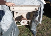 Śrutownik, młynek do zboża na kamienie. 