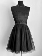 Elegancka czarna sukienka tiulowa gorsetowa bez rękawów H&M Divided S/36
