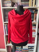 Czerwony, szeroki golf