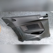 Boczek tapicerka tył Audi A5 COUPE 8W6867035