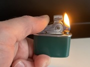 Zapalniczka benzynowa kieszonkowa Chiny, lata 60-te, sprawna