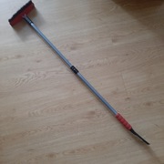 Szczotko-skrobaczka Dedra ze ściągaczką do wody teleskopowa 80cm - 120cm