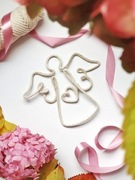 Ręcznie wykonany aniołek z drutu i sznurka, dekoracja na ścianę