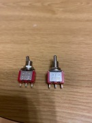 Mikroprzełącznik ON-OFF-ON (SPDT) firmy Salecom