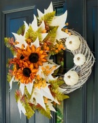 Jesienny wianek z dyniami i słonecznikami rękodzieło 45 cm