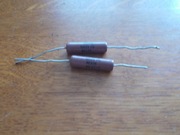 Para rezystorMILLS 12W 910R 1%