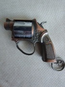 Zapalniczka kolekcjonerska rewolwer . 