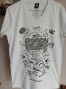 Bluzka męska typu T-shirt, biała z nadrukiem. 