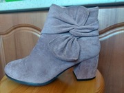 Botki zamszowe brudny róż rozmiar 38