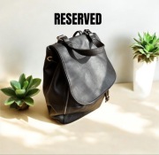 Plecak skórzany Reserved czarny regulowana długość pojemny skóra vegańska