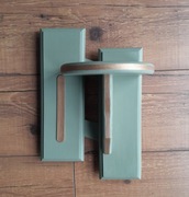 Świeżo odnowiony kwietnik półka drewniana