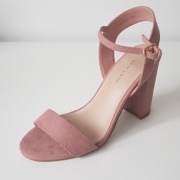 Sandałki na obcasie, pudrowy róż