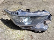 Toyota Auris II reflektor lampa lewa i prawa uszkodzone