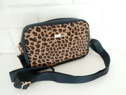 Mała czarna torebka w panterkę listonoszka torebeczka