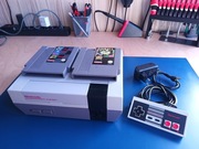 Konsola Nintendo Entertainment System NES + kontroler + 4 gry