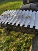 Bransoletki widoczne na zdjęciu