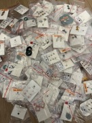 200 sztuk Biżuteria kolczyki ORSAY zalando